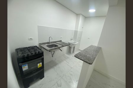 Cozinha de apartamento para alugar com 2 quartos, 38m² em Vila Bertioga, São Paulo