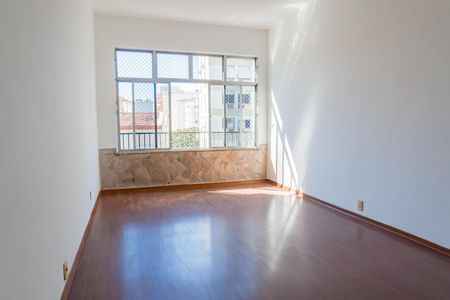 Apartamento à venda com 75m², 2 quartos e sem vaga