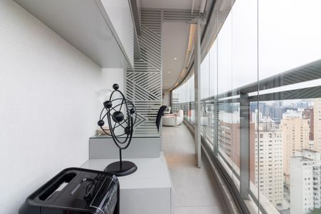 Apartamento à venda com 134m², 3 quartos e 3 vagasEscritório - Varanda
