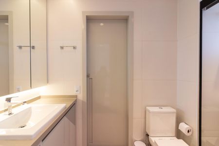 Apartamento à venda com 134m², 3 quartos e 3 vagasBanheiro da Suíte 1 e 2