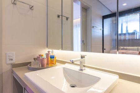 Apartamento à venda com 134m², 3 quartos e 3 vagasBanheiro da Suíte 1 e 2