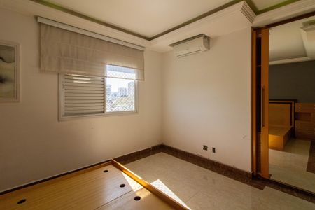 Apartamento à venda com 177m², 3 quartos e 4 vagasSuíte 1