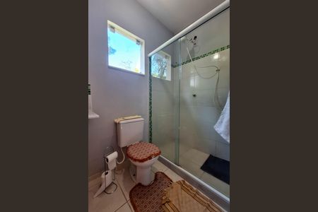 Banheiro social 2 de casa para alugar com 2 quartos, 60m² em Engenho do Mato, Niterói