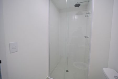Banheiro do Quarto 1 de apartamento para alugar com 1 quarto, 28m² em Vila Guilhermina, São Paulo