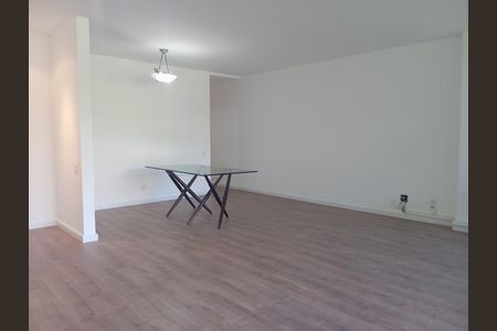 Apartamento para alugar com 130m², 3 quartos e 1 vaga Apartamento para alugar com 130m², 3 quartos e 1 vagaSala