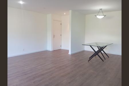Apartamento para alugar com 130m², 3 quartos e 1 vaga Apartamento para alugar com 130m², 3 quartos e 1 vagaSala