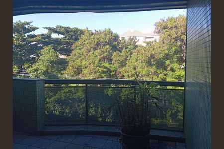 Apartamento para alugar com 130m², 3 quartos e 1 vaga Apartamento para alugar com 130m², 3 quartos e 1 vagaVaranda