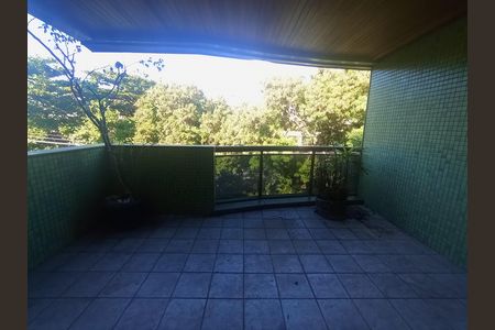 Apartamento para alugar com 130m², 3 quartos e 1 vaga Apartamento para alugar com 130m², 3 quartos e 1 vagaVaranda