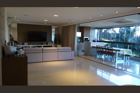 Apartamento à venda com 3 quartos, 256m² em Barra da Tijuca, Rio de Janeiro