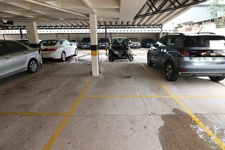 Garagem de apartamento à venda com 3 quartos, 94m² em Vila Ipiranga, Porto Alegre
