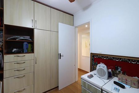 Quarto de apartamento à venda com 3 quartos, 94m² em Vila Ipiranga, Porto Alegre