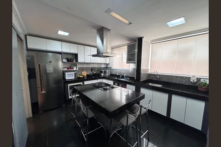 Apartamento à venda com 5 quartos, 70m² em Castelo, Belo Horizonte