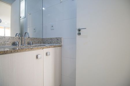 Apartamento para alugar com 70m², 2 quartos e 1 vaga Apartamento para alugar com 70m², 2 quartos e 1 vagaBanheiro Suite
