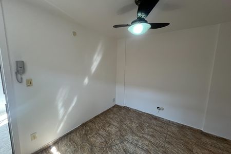 Sala de apartamento à venda com 1 quarto, 47m² em Praia da Bandeira, Rio de Janeiro
