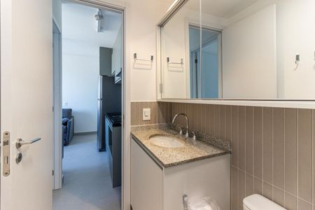 Banheiro de kitnet/studio para alugar com 1 quarto, 38m² em Higienópolis, São Paulo