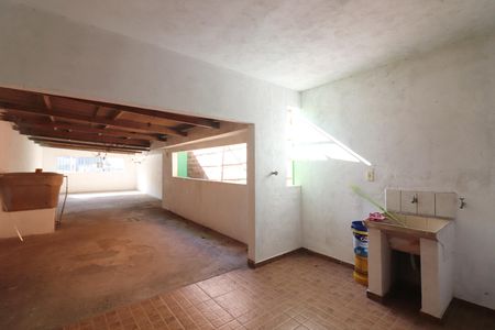 Casa para alugar com 270m², 2 quartos e 1 vagaÁrea de serviço