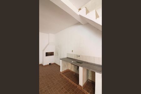 Casa para alugar com 270m², 2 quartos e 1 vagaÁrea de serviço