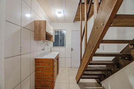Sala e Cozinha Integrados de casa de condomínio para alugar com 1 quarto, 28m² em Mário Quintana, Porto Alegre
