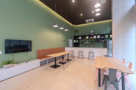 Apartamento para alugar com 33m², 1 quarto e sem vaga Apartamento para alugar com 33m², 1 quarto e sem vagaÁrea comum - Salão de festas