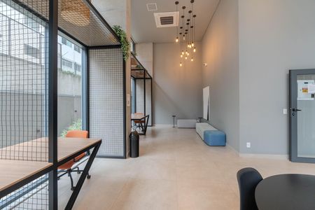 Apartamento para alugar com 33m², 1 quarto e sem vaga Apartamento para alugar com 33m², 1 quarto e sem vagaÁrea comum - Salão de festas