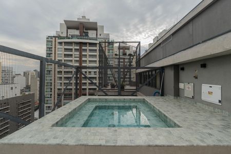 Apartamento para alugar com 33m², 1 quarto e sem vaga Apartamento para alugar com 33m², 1 quarto e sem vagaÁrea comum - Piscina