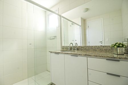 Banheiro da Suíte de apartamento para alugar com 3 quartos, 130m² em Água Branca, São Paulo