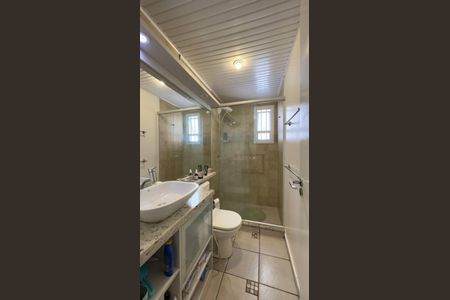 Banheiro de apartamento à venda com 2 quartos, 60m² em Partenon, Porto Alegre