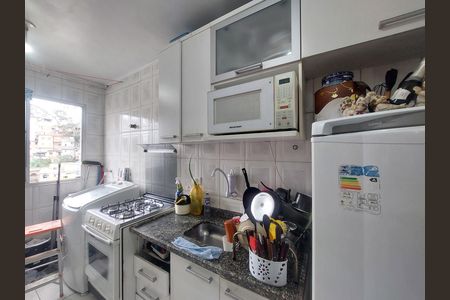 Cozinha de apartamento para alugar com 2 quartos, 58m² em Jardim Orly, São Paulo