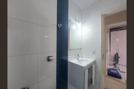 Banheiro de apartamento para alugar com 2 quartos, 58m² em Jardim Orly, São Paulo