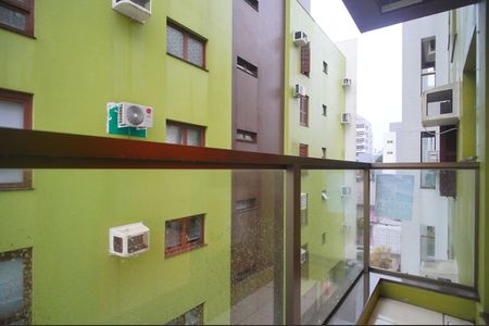 varanda da sala de apartamento para alugar com 1 quarto, 54m² em Centro, São Leopoldo