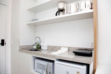Cozinha de kitnet/studio para alugar com 1 quarto, 24m² em Boa Vista, Porto Alegre