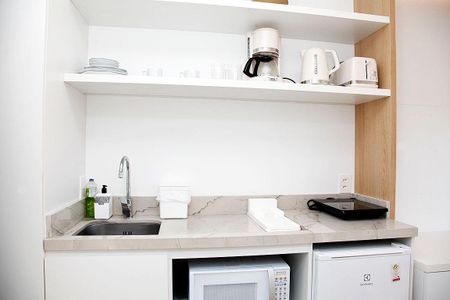 Cozinha de kitnet/studio para alugar com 1 quarto, 24m² em Boa Vista, Porto Alegre