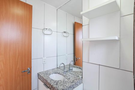 Apartamento à venda com 55m², 2 quartos e 1 vaga Apartamento à venda com 55m², 2 quartos e 1 vagaBanheiro da suíte