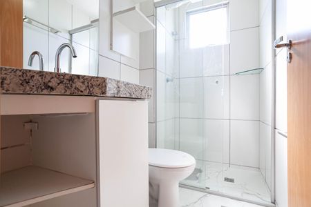 Apartamento à venda com 55m², 2 quartos e 1 vaga Apartamento à venda com 55m², 2 quartos e 1 vagaBanheiro social