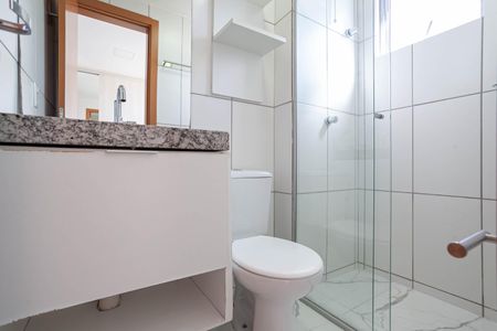 Apartamento à venda com 55m², 2 quartos e 1 vaga Apartamento à venda com 55m², 2 quartos e 1 vagaBanheiro da suíte