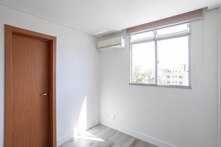 Apartamento à venda com 55m², 2 quartos e 1 vaga Apartamento à venda com 55m², 2 quartos e 1 vagaSuíte