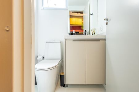 Banheiro de apartamento para alugar com 1 quarto, 27m² em Brooklin, São Paulo