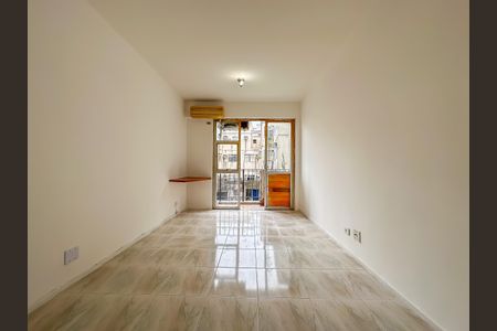 Apartamento para alugar com 69m², 2 quartos e 1 vaga