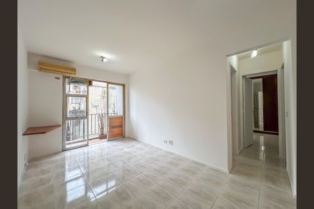 Apartamento para alugar com 69m², 2 quartos e 1 vaga
