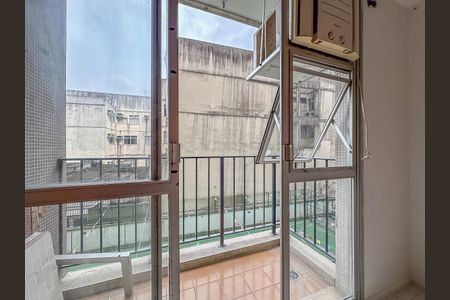 Apartamento para alugar com 69m², 2 quartos e 1 vaga