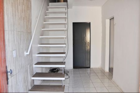 Casa para alugar com 240m², 2 quartos e sem vaga Casa para alugar com 240m², 2 quartos e sem vagaDetalhe - Hall Entrada