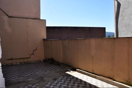 Quintal de casa para alugar com 2 quartos, 240m² em Parque Pan Americano, São Paulo