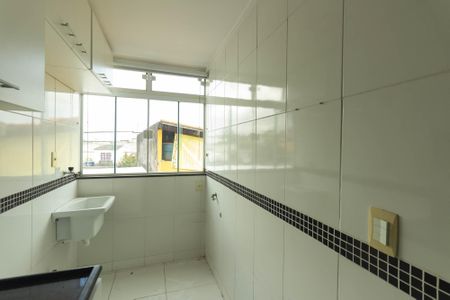 Cozinha e area de serviço de apartamento para alugar com 2 quartos, 60m² em Rocha, São Gonçalo