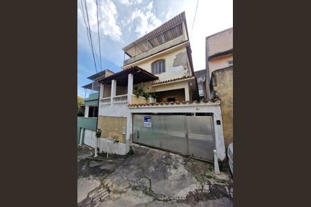 Fachada+Plaquinha de casa para alugar com 2 quartos, 66m² em Praça Seca, Rio de Janeiro