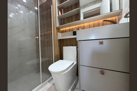 Banheiro de apartamento à venda com 2 quartos, 44m² em Anil, Rio de Janeiro