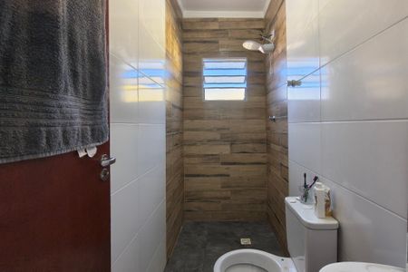 Casa de condomínio para alugar com 49m², 2 quartos e 1 vaga Casa de condomínio para alugar com 49m², 2 quartos e 1 vagaBanheiro