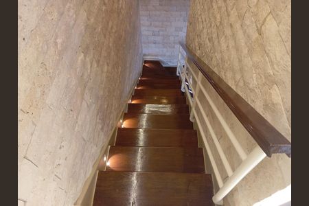 Apartamento para alugar com 110m², 2 quartos e 2 vagasEscada