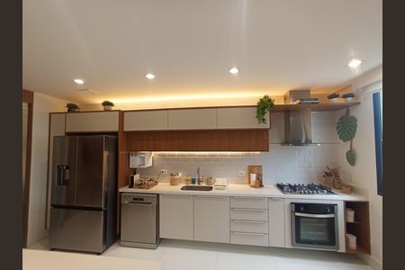 Apartamento para alugar com 110m², 2 quartos e 2 vagasCozinha