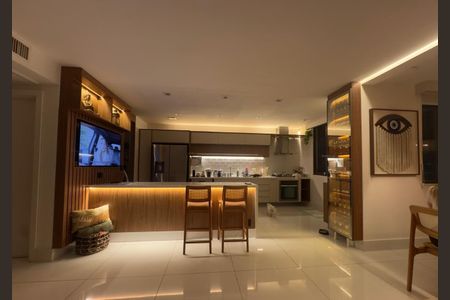 Apartamento para alugar com 110m², 2 quartos e 2 vagasSala