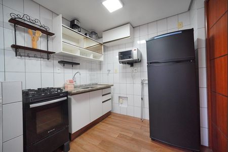 Cozinha de apartamento para alugar com 1 quarto, 40m² em Balneario, Florianópolis
